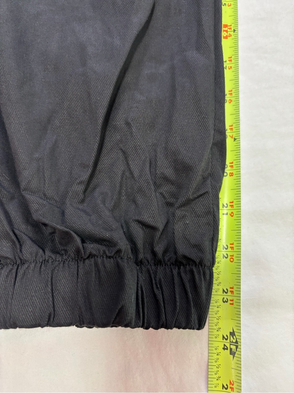 HALARA Black Elastic-Cuff Jogger Pants - Picture 6 of 13